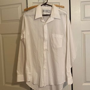 Fitted Van Heusen dress shirt off white